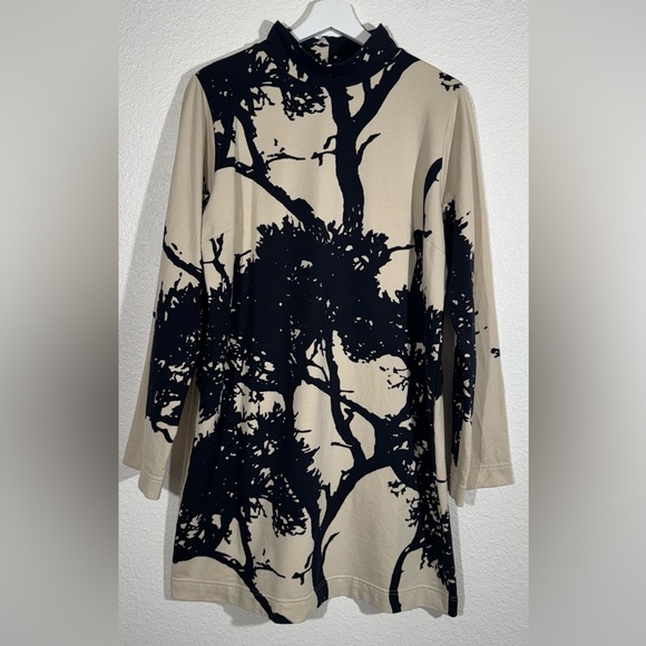 Bel Kazan Dresses & Skirts - Bel Kazan Long Sleeve Mock Neck Tunic Dress in Cream and Black
